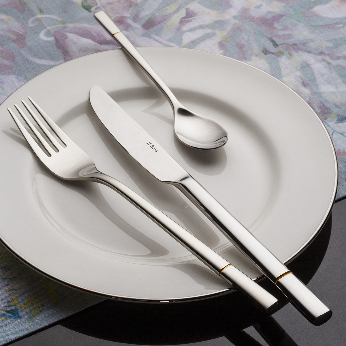 Set tacâmuri desert 24 piese — Luxus auriu cu striații