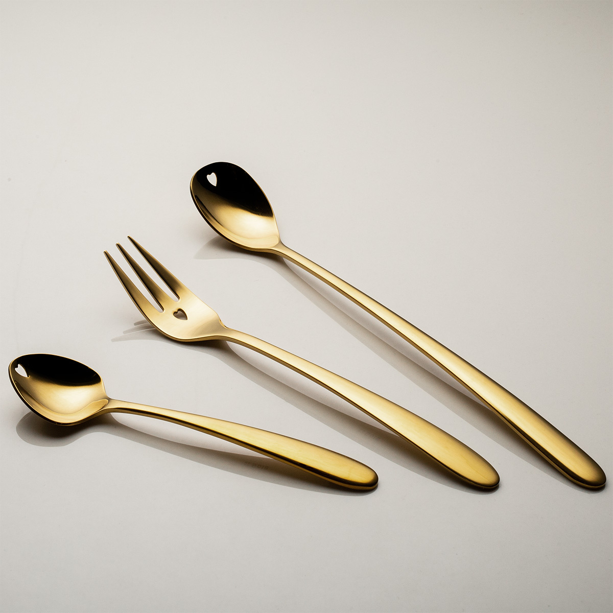 Set cadou cu inimioară 6 buc. auriu | Love Cutlery