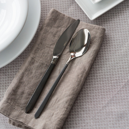 Set tacâmuri 16 buc. — Porto PVD titan închis / negru sablat