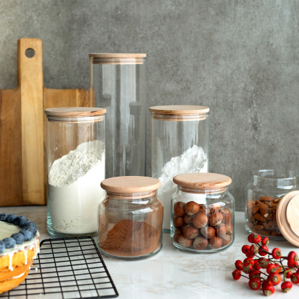Recipient din sticlă cu capac 1,25 l | Basic Kitchen
