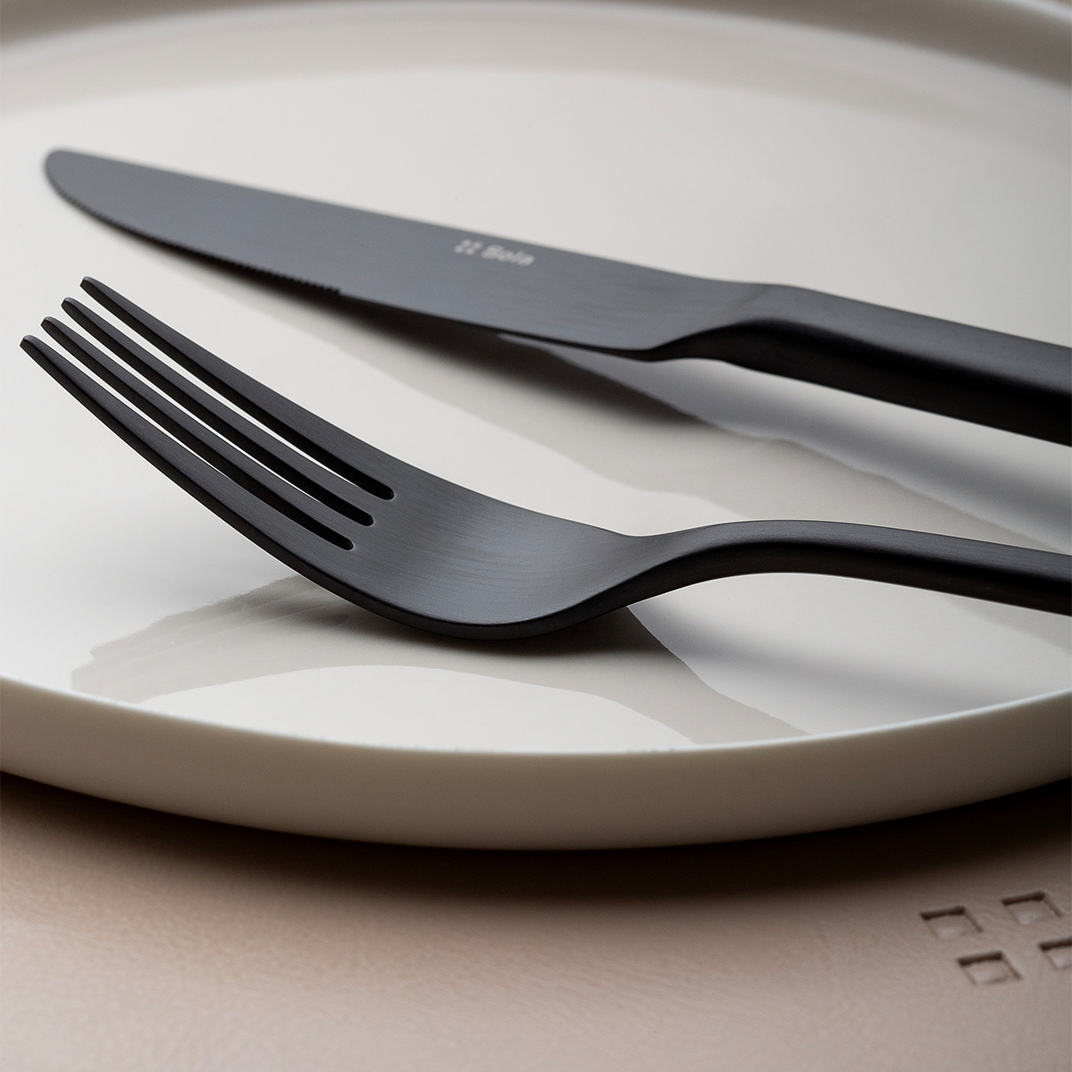 Set tacâmuri 36 piese Living negru | Sola Premium
