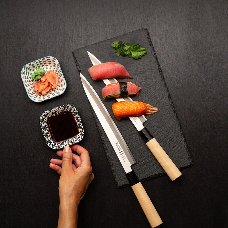 Facilitează prepararea sushi și filetarea peștelui