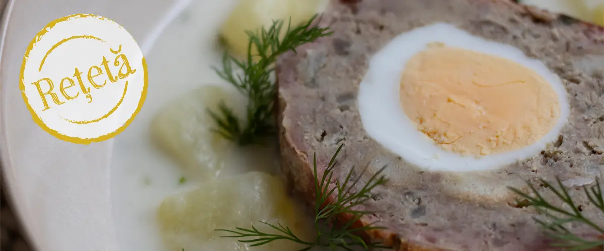 Mâncare cremoasă de cartofi cu cea mai bună friptură de carne tocată